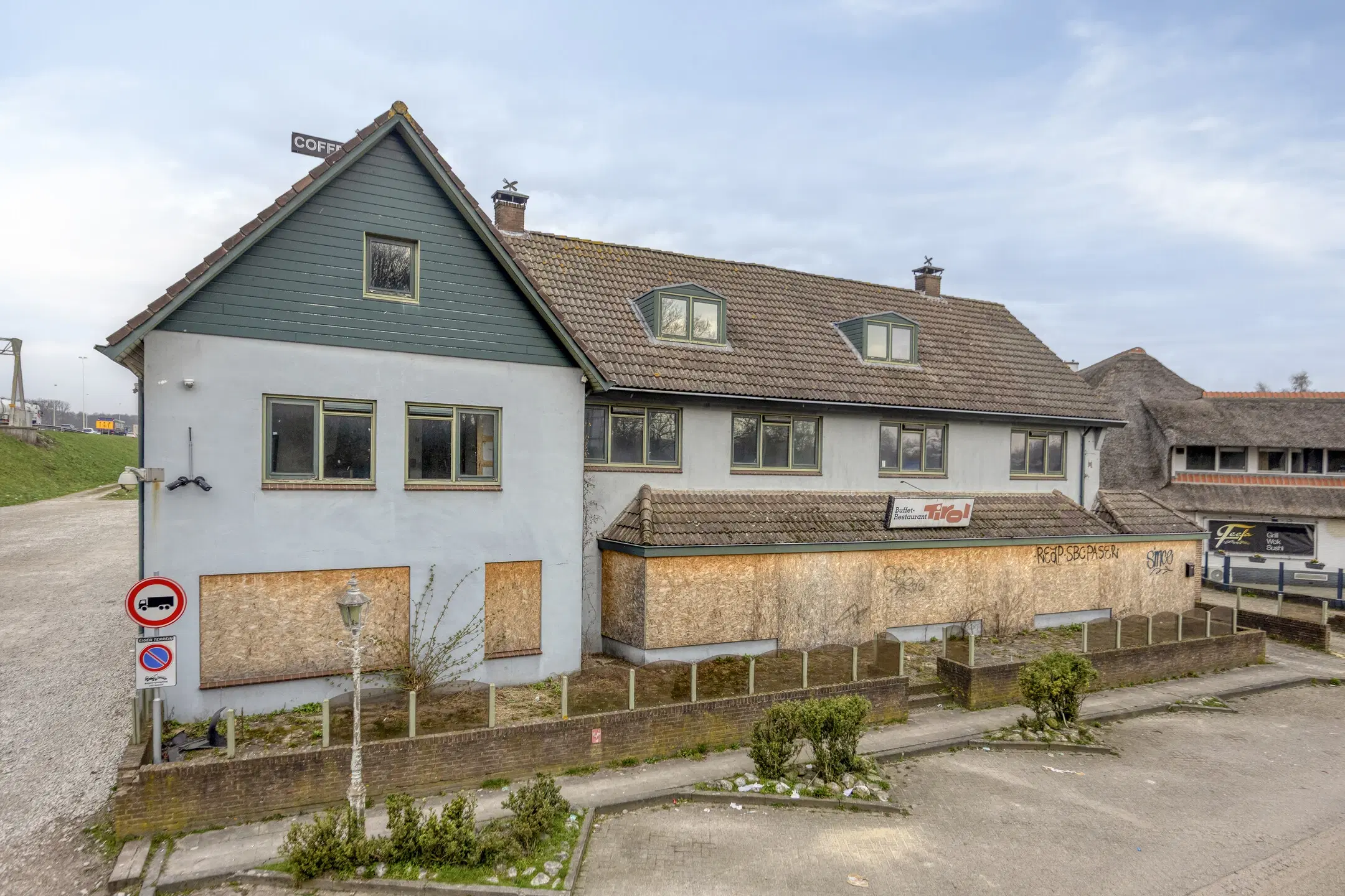 Amersfoort, Amersfoortsestraat 12 en 12 A