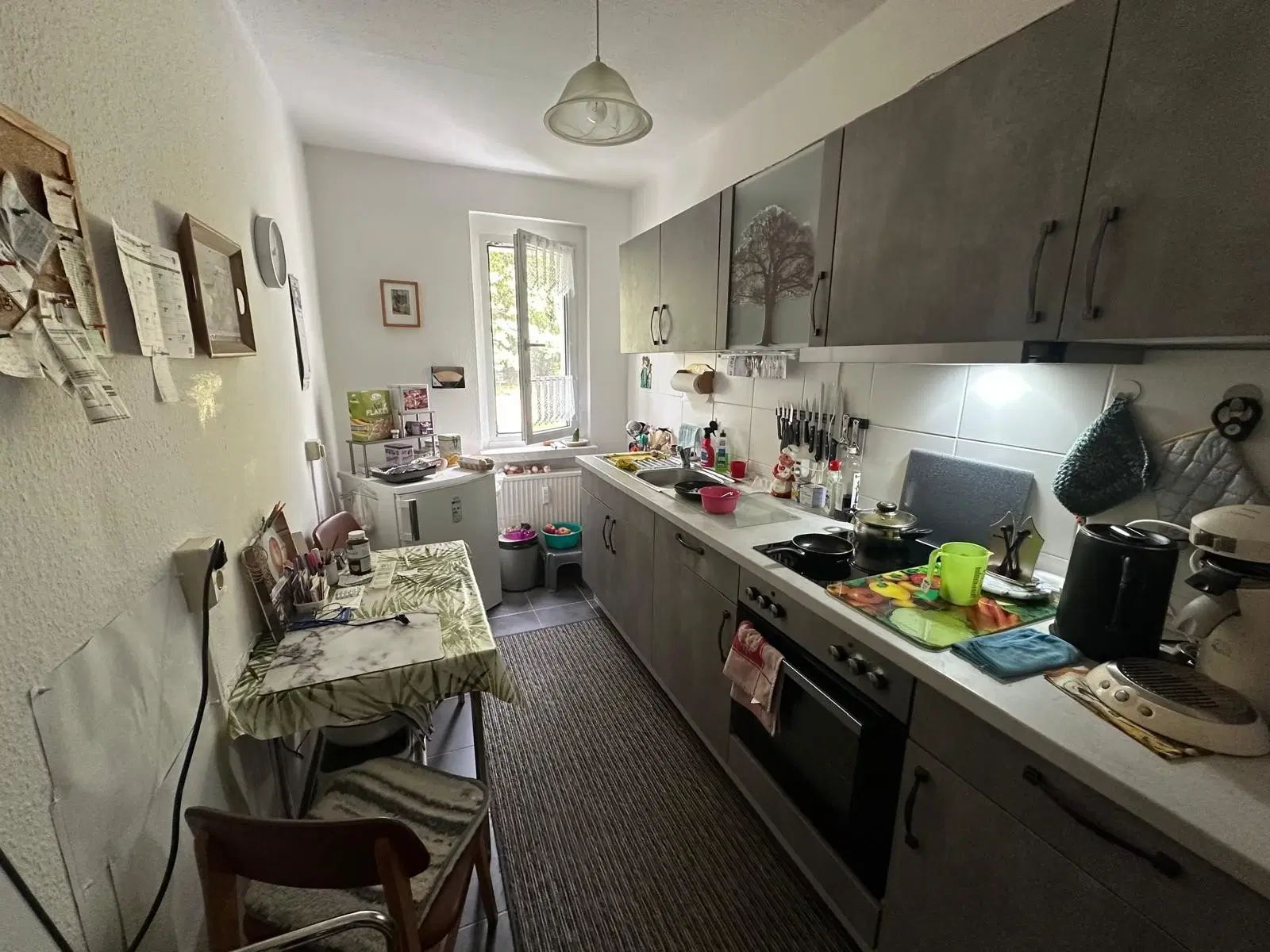 27 appartementen, bouwjaar 1988, 15 verhuurd (huursom € 73.100,=), in Markneukirchen - Duitsland