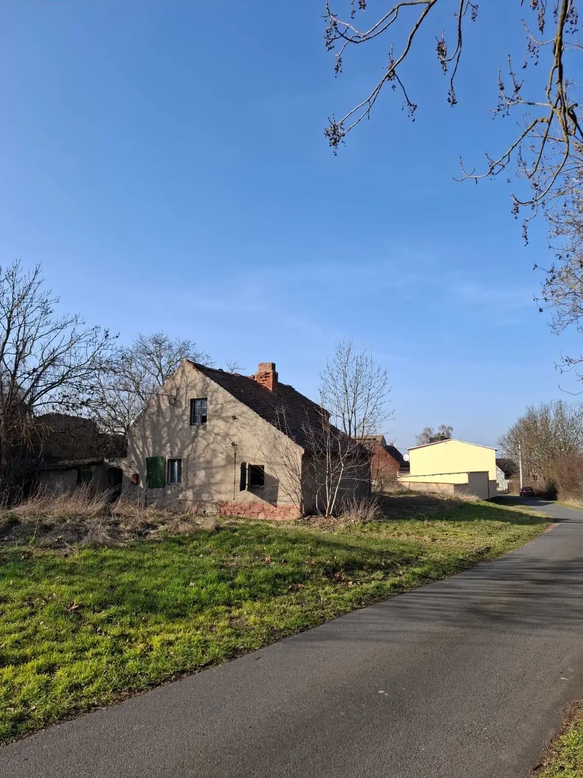 Vrijstaande eengezinswoning met bijgebouw in Könnern, OT Golbitz - Duitsland