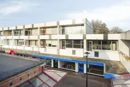 Lekkerkerk, Raadhuisplein 37