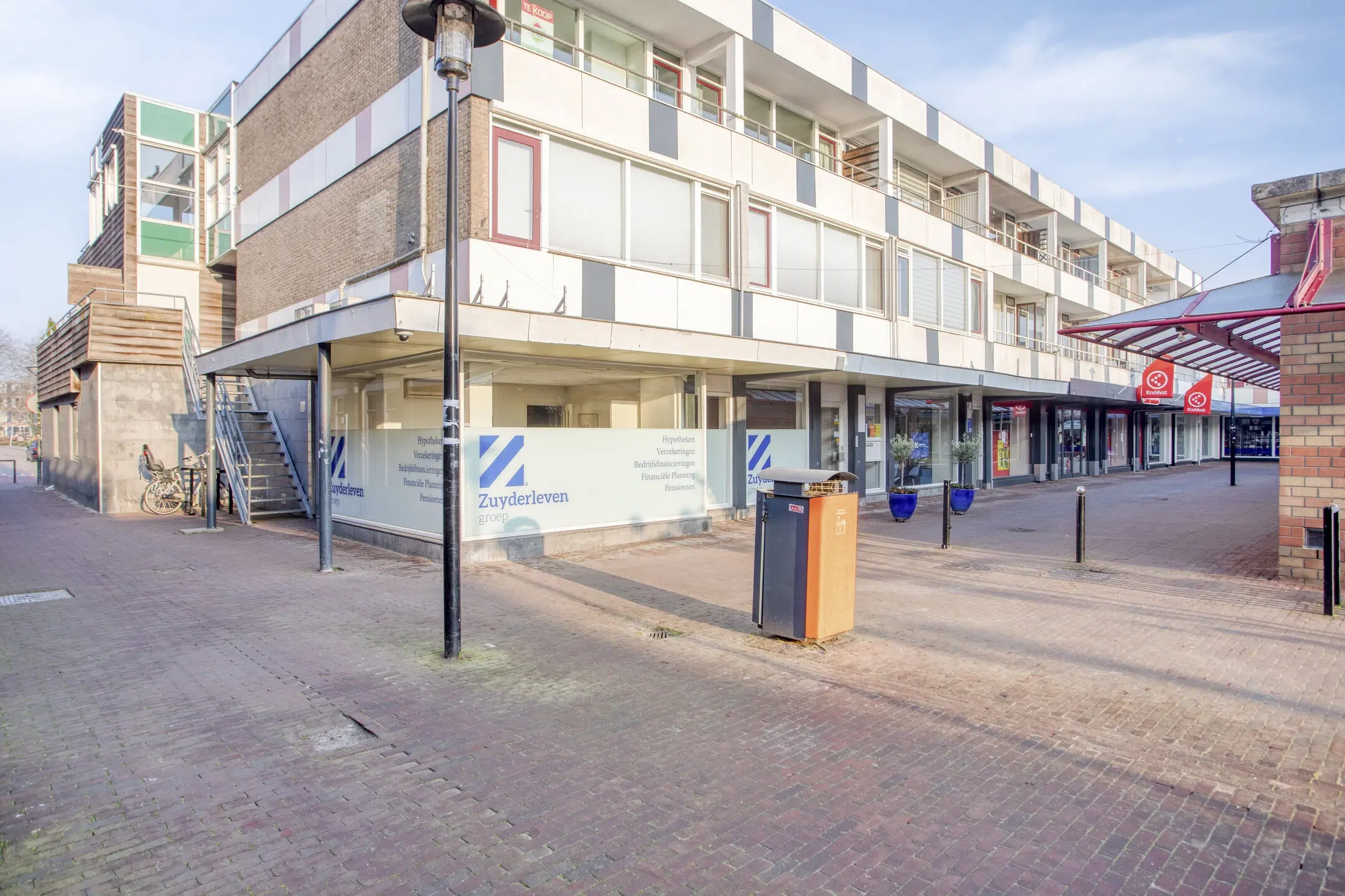 Lekkerkerk, Raadhuisplein 25-27-29