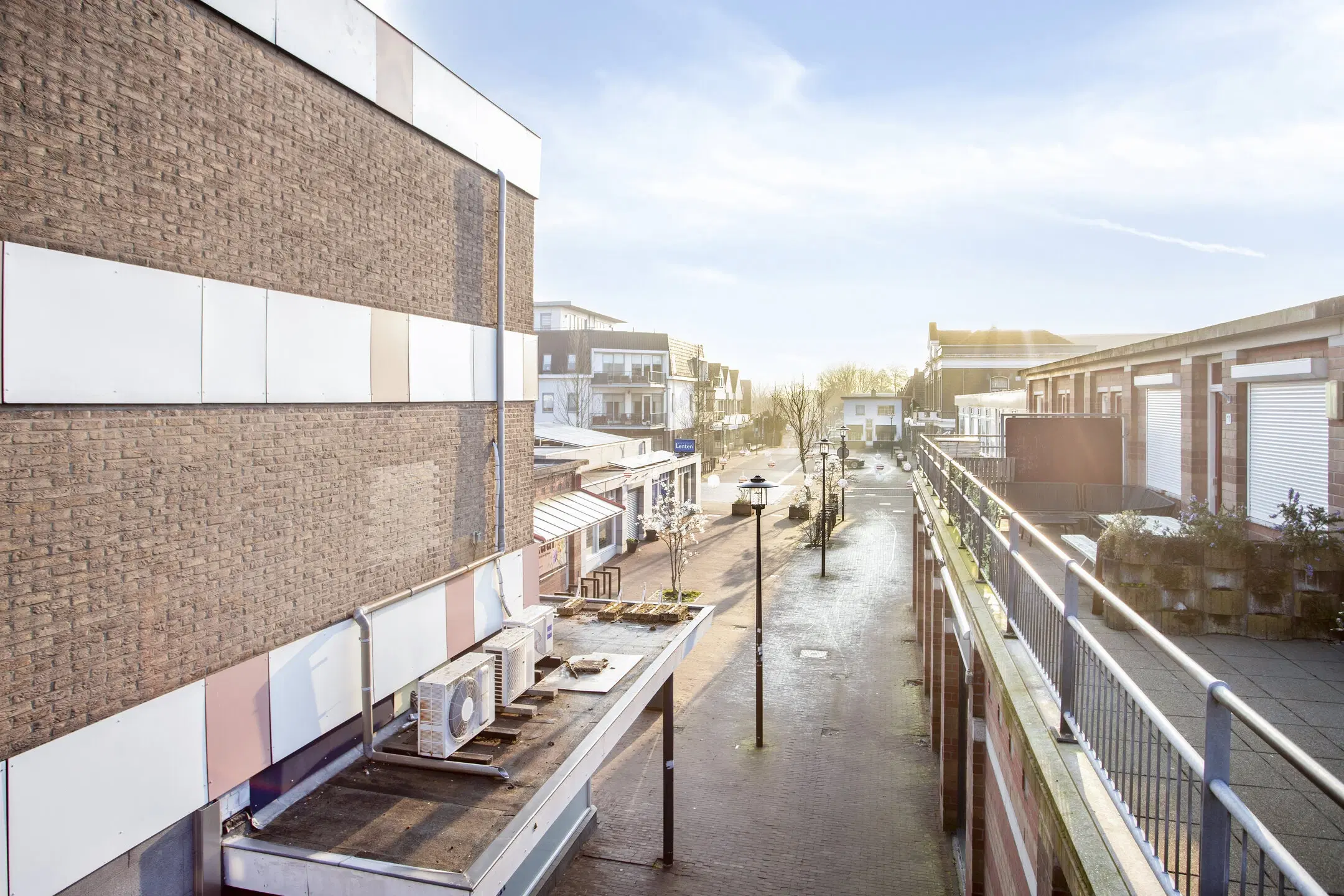 Lekkerkerk, Raadhuisplein 25-27-29