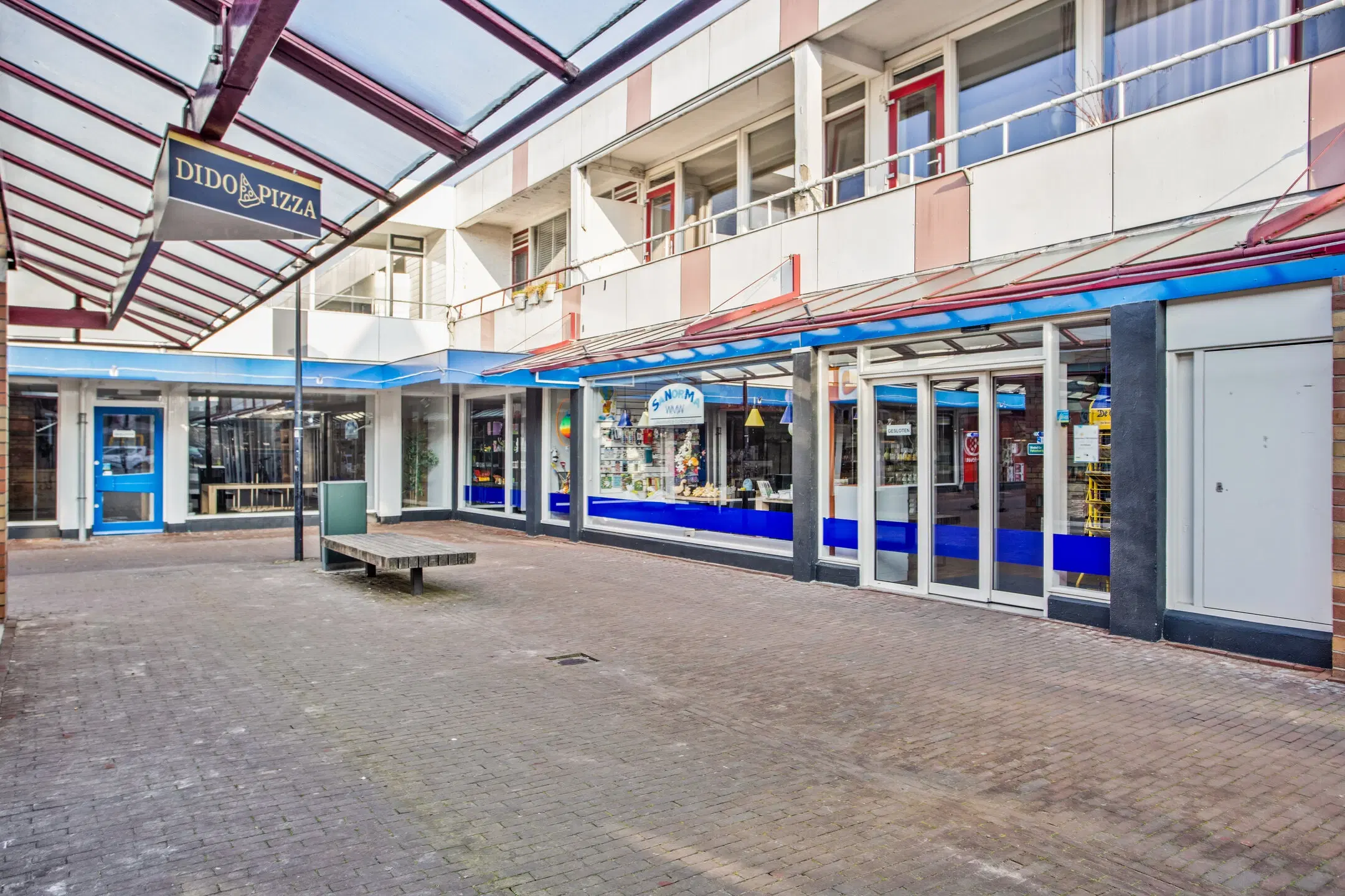 Lekkerkerk, Raadhuisplein 43