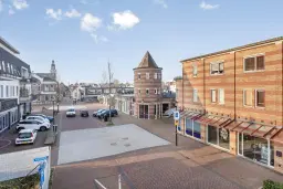 Lekkerkerk, Raadhuisplein 43