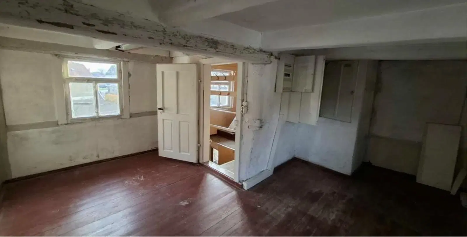 Vrijstaande vakwerkwoning op 290 m² eigendomsperceel in Langenleuba-Niederhain - Duitsland