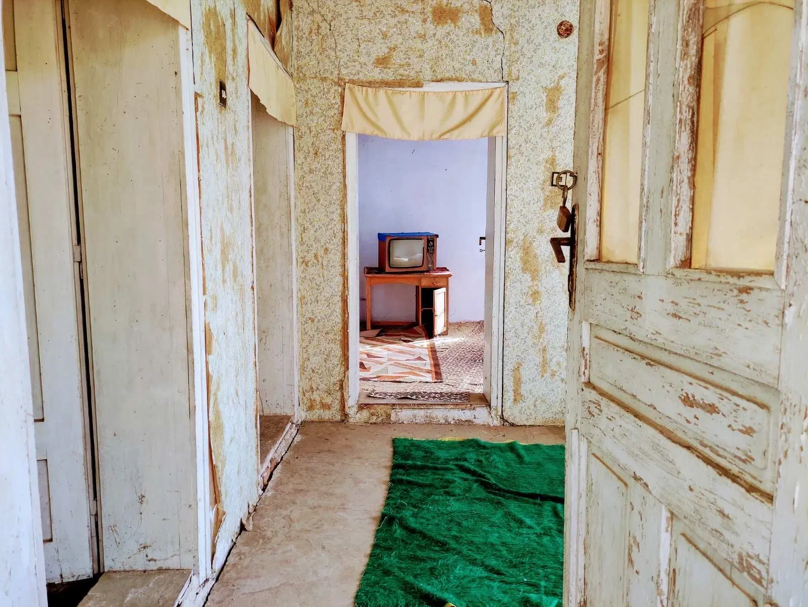 Tweelaags huis met een perceel van 1.100 m² en landbouwgrond van 6.494 m² in Rakovitsa - Bulgarije