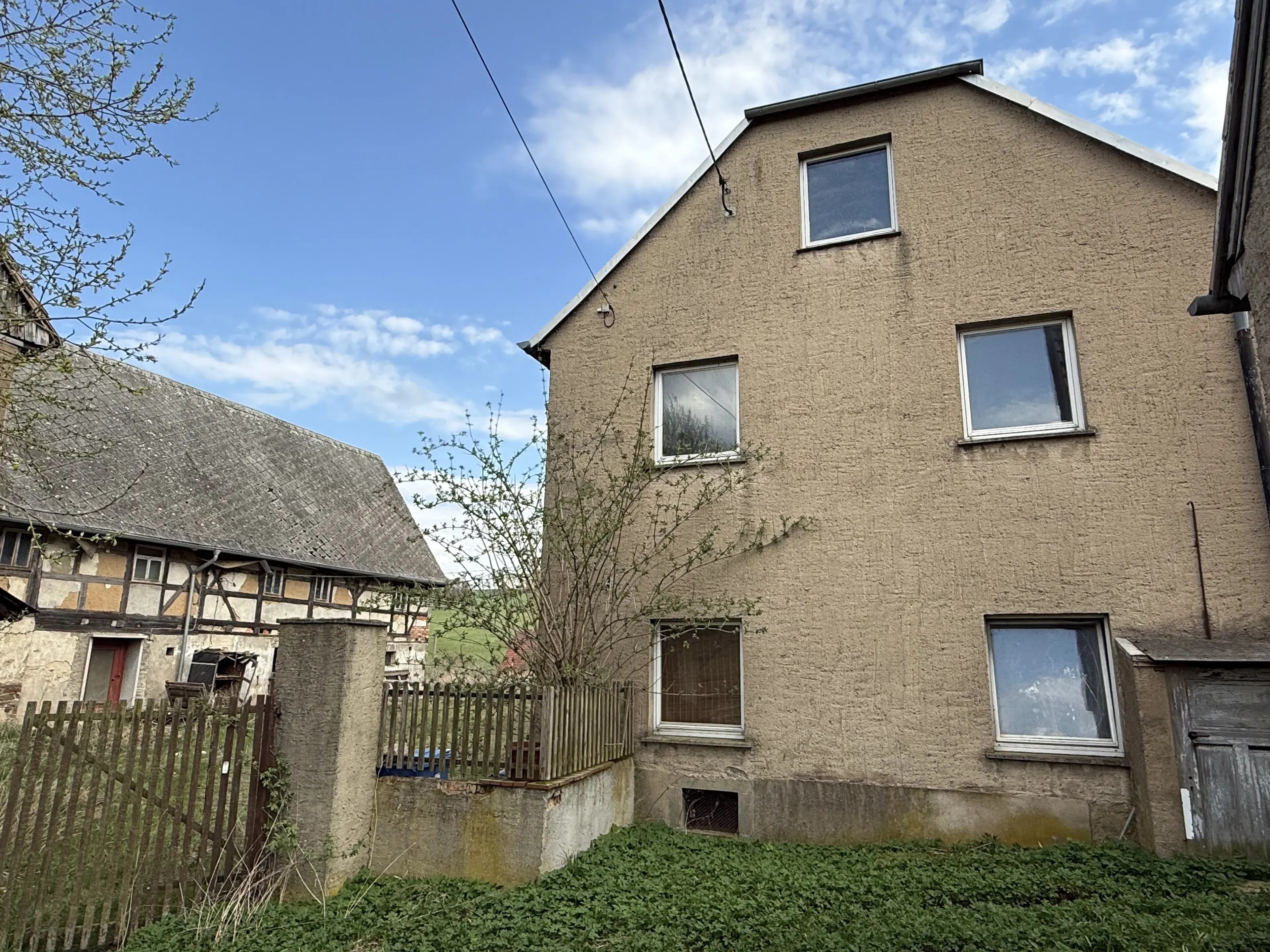 Idyllisch 3-zijdig landgoed op perceel van 4.180 m² in Zettlitz - Duitsland