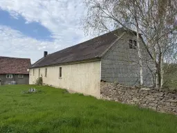 Idyllisch 3-zijdig landgoed op perceel van 4.180 m² in Zettlitz - Duitsland