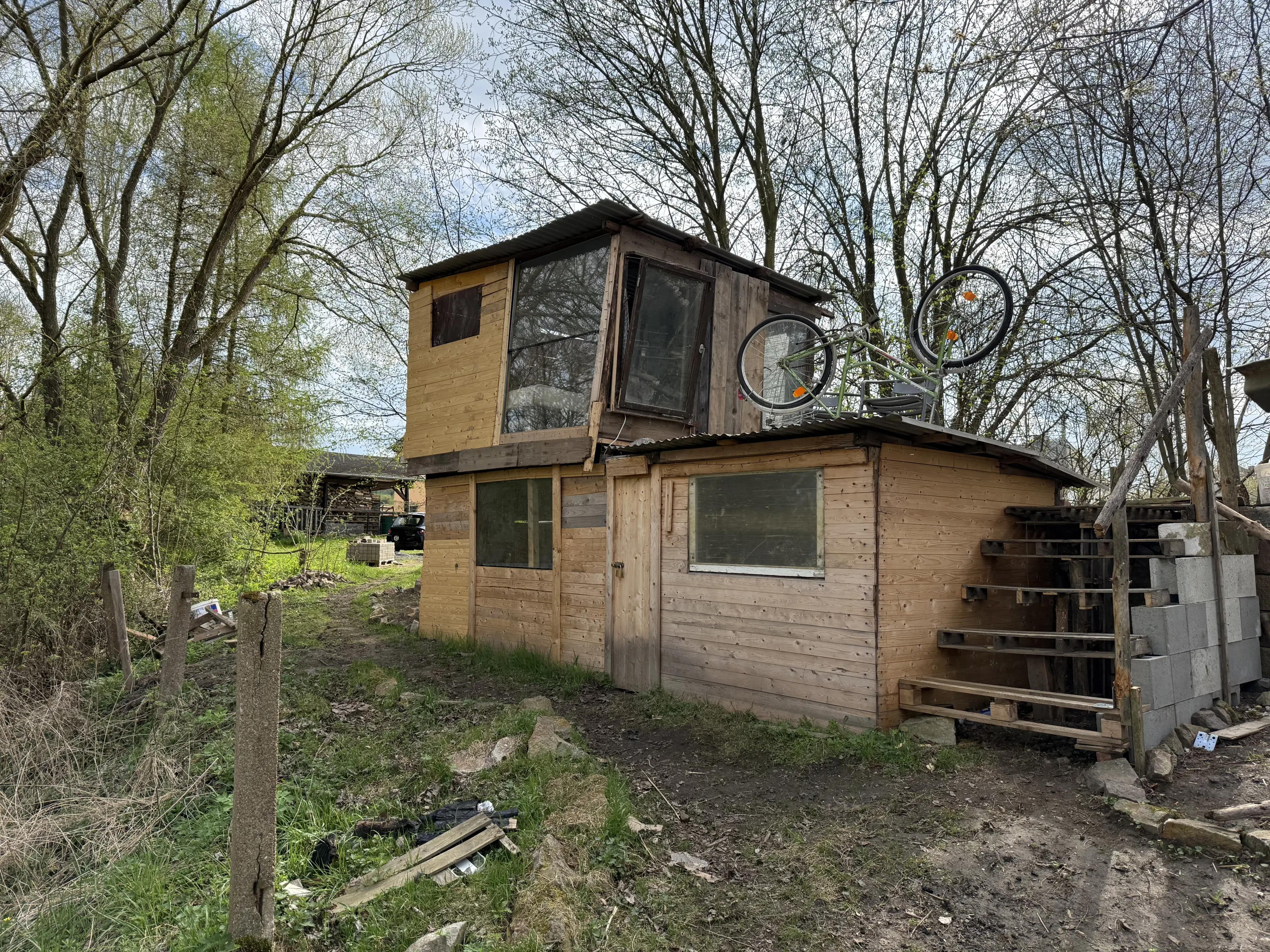 Idyllisch 3-zijdig landgoed op perceel van 4.180 m² in Zettlitz - Duitsland