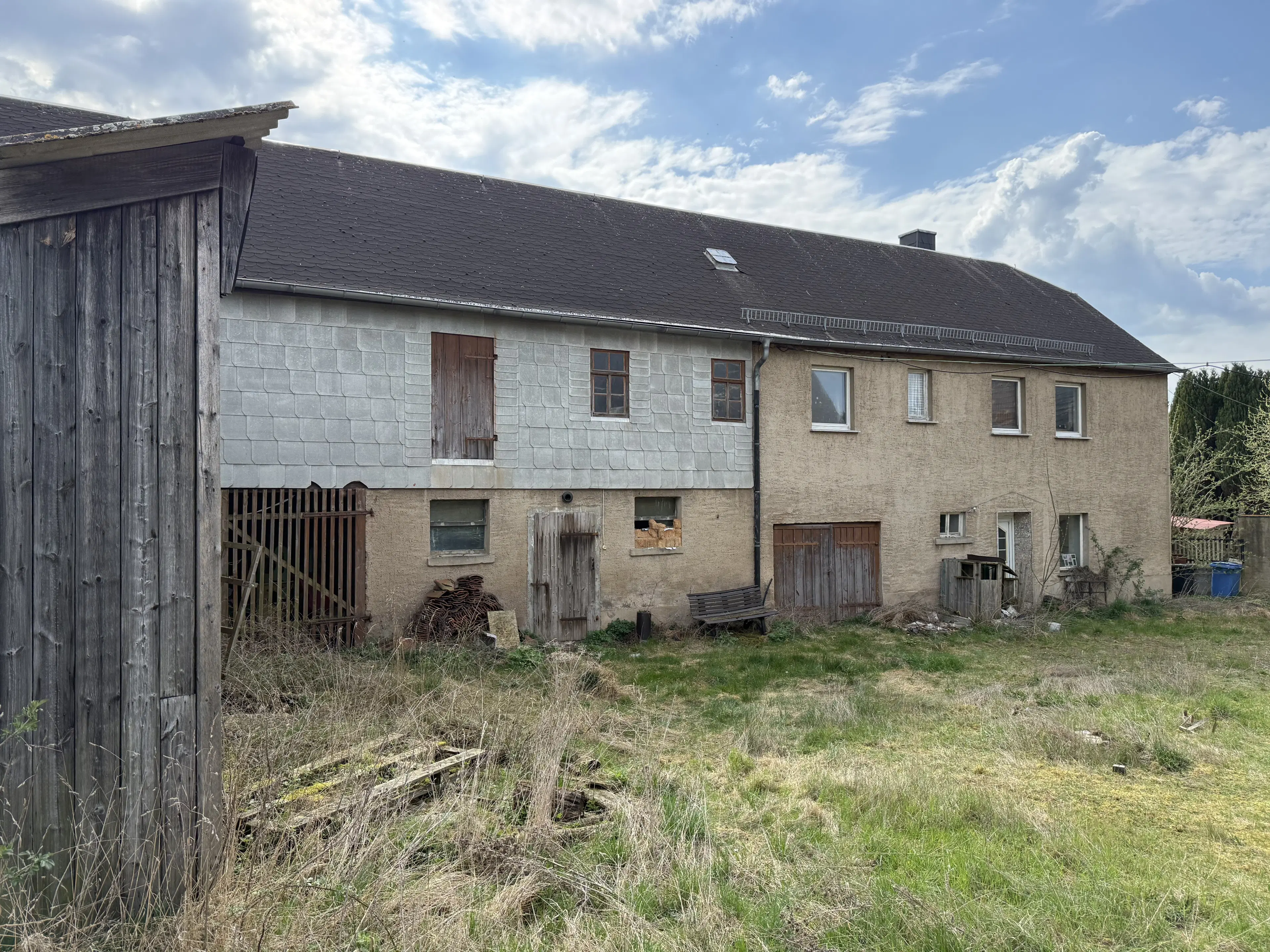 Idyllisch 3-zijdig landgoed op perceel van 4.180 m² in Zettlitz - Duitsland
