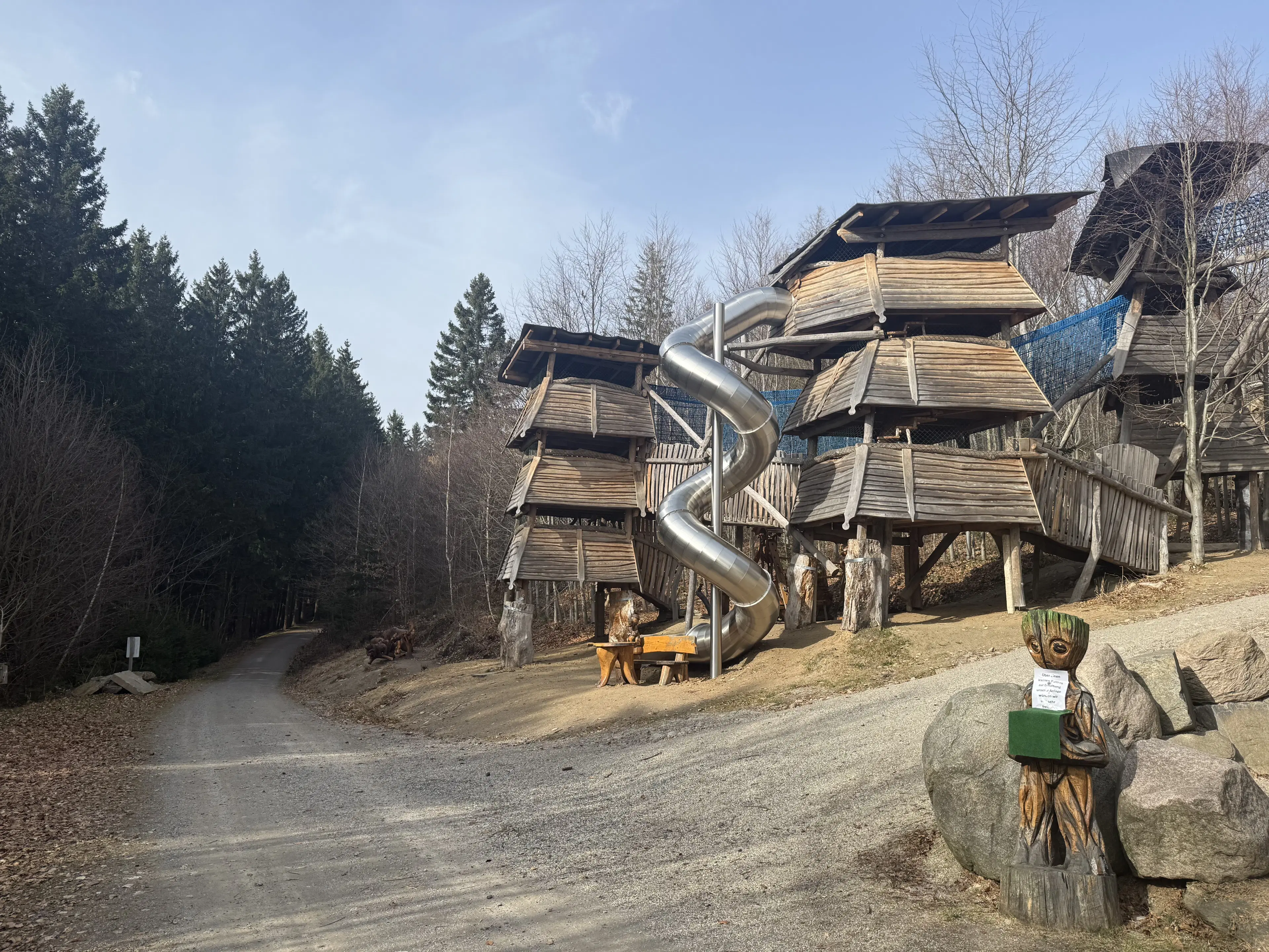 Woonhuis met 5 eenheden op perceel van 1.803 m² in Nassau, Freiberg, nabij Frauenstein - Duitsland