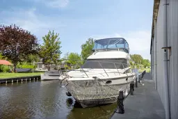 Motorjacht 'Shark Bait' te Amsterdam