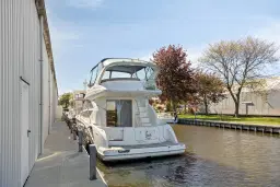 Motorjacht 'Shark Bait' te Amsterdam