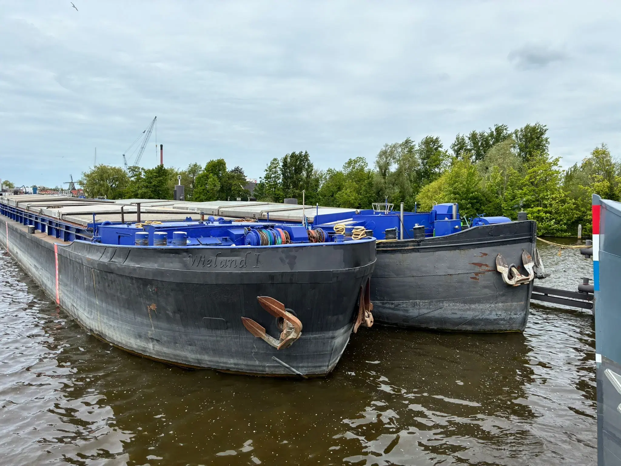 Ofi Barge 2, vrachtduwbak te Zaandam