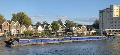 Jansma Barge 105, stalen duwbak te Zaandam