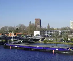 Ofi Barge 1, stalen duwbak te Zaandam