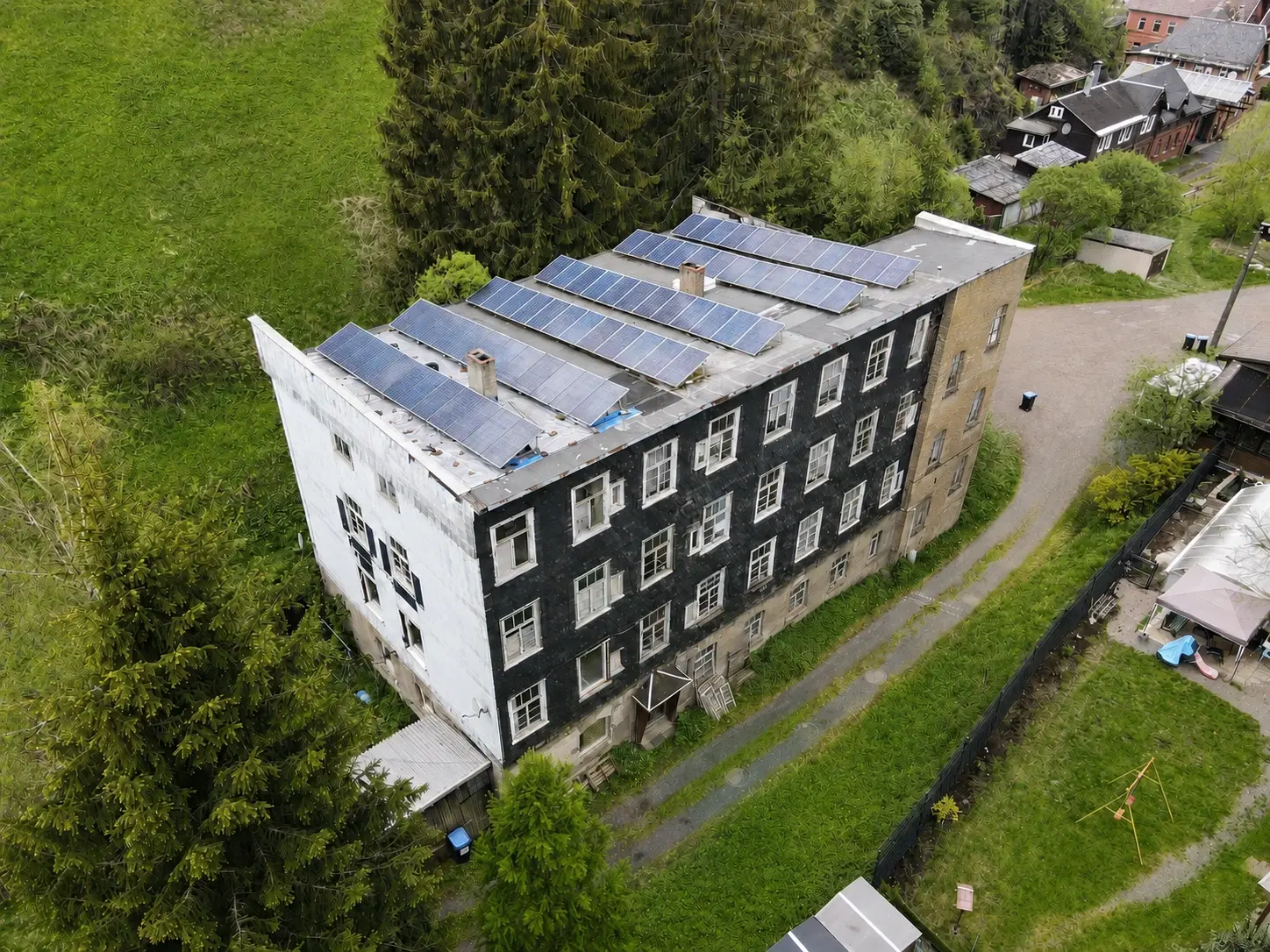 Beleggingsobject 12 eenheden met zonnepanelen in Katzhütte, Duitsland