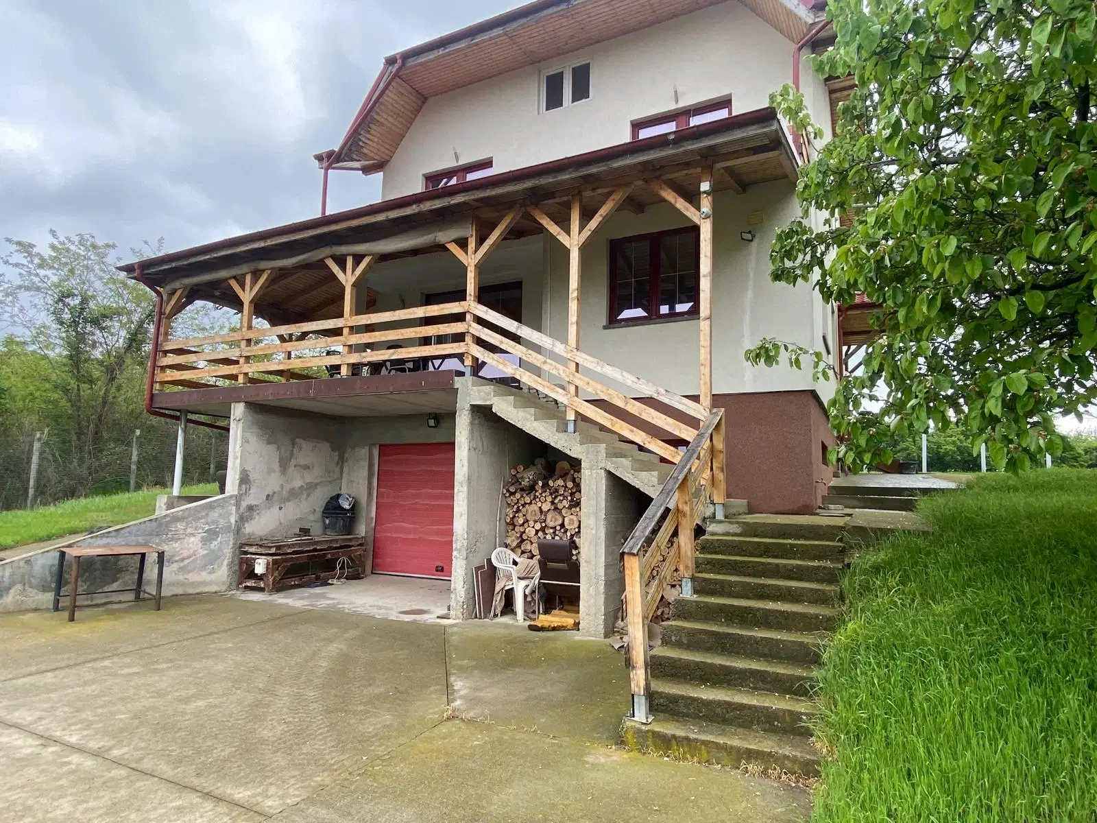 Degelijk gebouwd huis op 3.928 m² perceel in Valea Calugareasca, Judetul Prahova - Roemenië - 2008