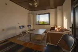 Perceel van 7.857 m² met 2-verdiepingen gezinswoning en bijgebouwen, met uitzicht nabij Veliko Tarnovo - Bulgarije