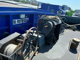 Jansma Barge 105, stalen duwbak te Zaandam