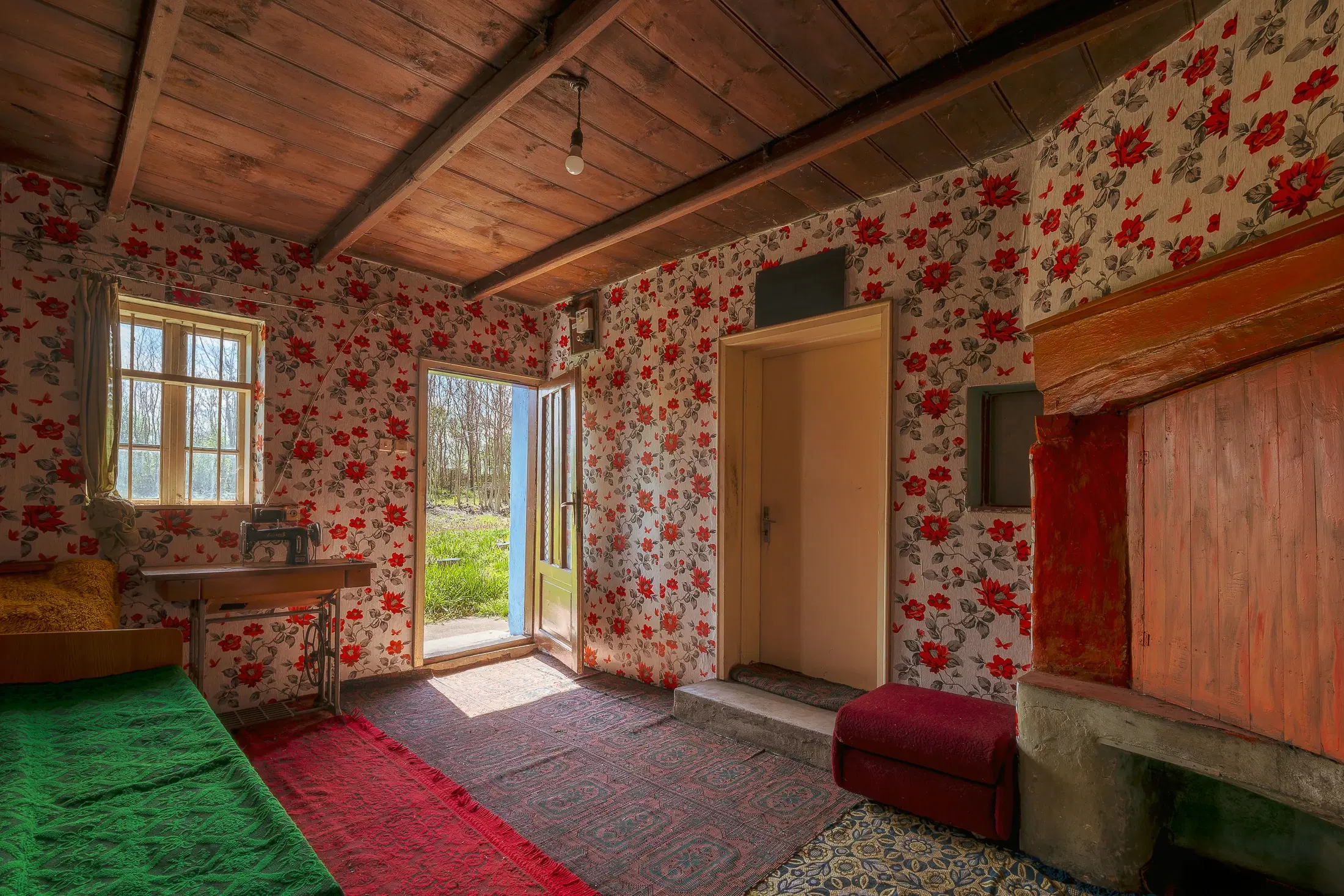 Gezinswoning op 2.090 m² perceel en bijgebouwen in Karaisen, Veliko Tarnovo - Bulgarije