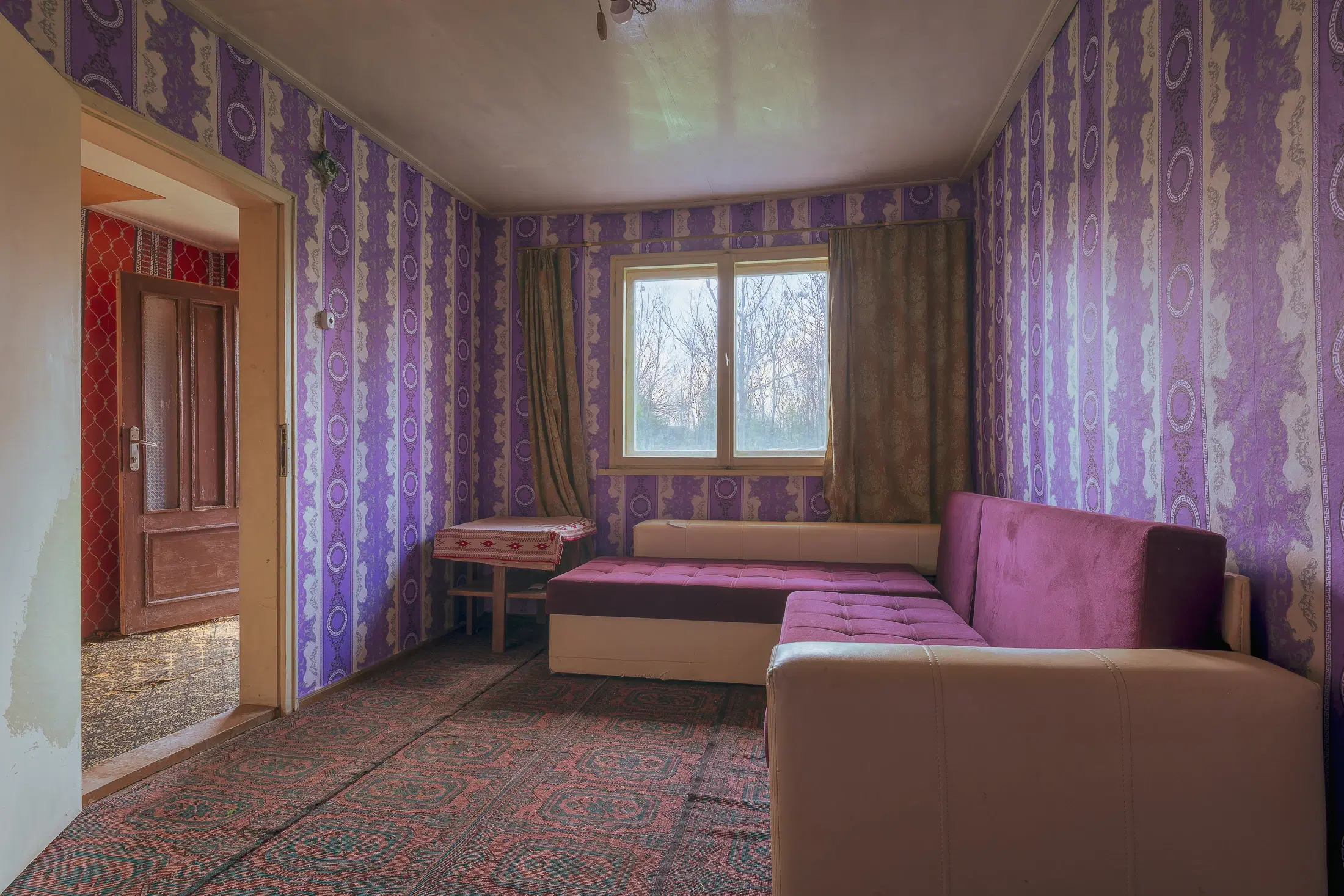 Gezinswoning op 2.090 m² perceel en bijgebouwen in Karaisen, Veliko Tarnovo - Bulgarije