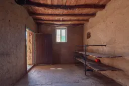 Gezinswoning op 2.090 m² perceel en bijgebouwen in Karaisen, Veliko Tarnovo - Bulgarije