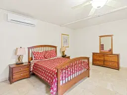 3 one-bedroom apartments (A-8) gelegen in Tower Building van Rainbow Beach Club te Cupecoy (Sint Maarten)