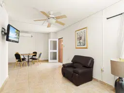 3 one-bedroom apartments (A-8) gelegen in Tower Building van Rainbow Beach Club te Cupecoy (Sint Maarten)