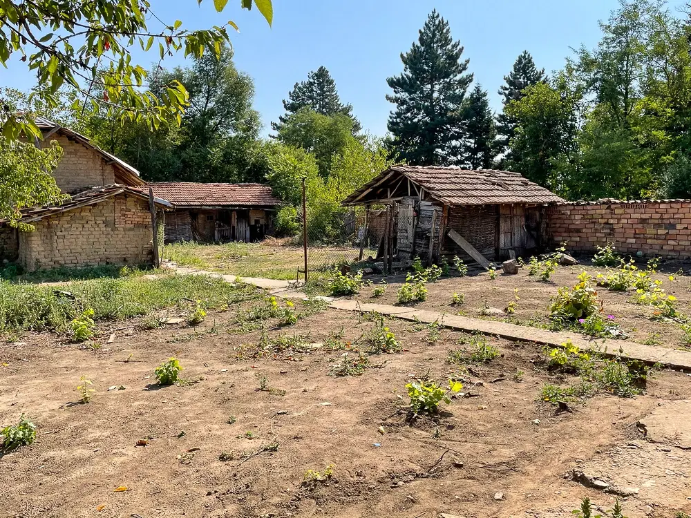 Huis met 2.170 m2 grond en bijgebouwen in Gorna Studena (Veliko Tarnovo) - Bulgarije