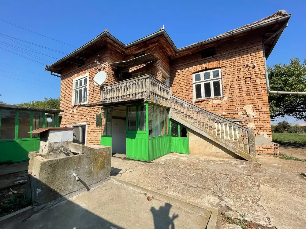 Huis met 2.170 m2 grond en bijgebouwen in Gorna Studena (Veliko Tarnovo) - Bulgarije
