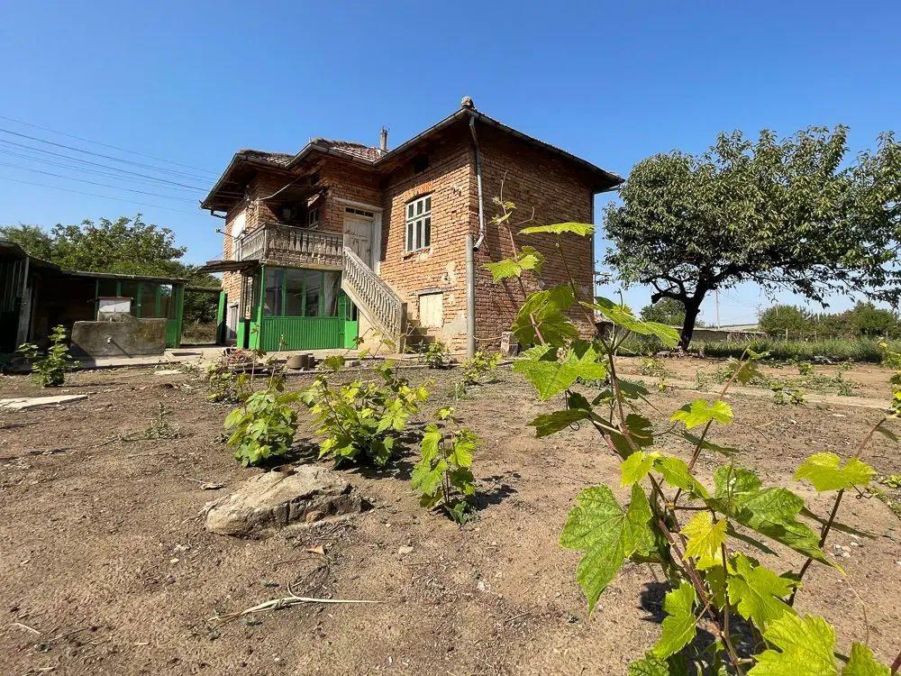 Huis met 2.170 m2 grond en bijgebouwen in Gorna Studena (Veliko Tarnovo) - Bulgarije