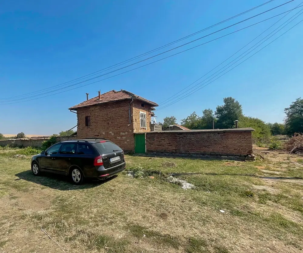 Huis met 2.170 m2 grond en bijgebouwen in Gorna Studena (Veliko Tarnovo) - Bulgarije