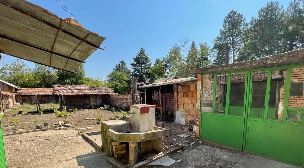 Huis met 2.170 m2 grond en bijgebouwen in Gorna Studena (Veliko Tarnovo) - Bulgarije
