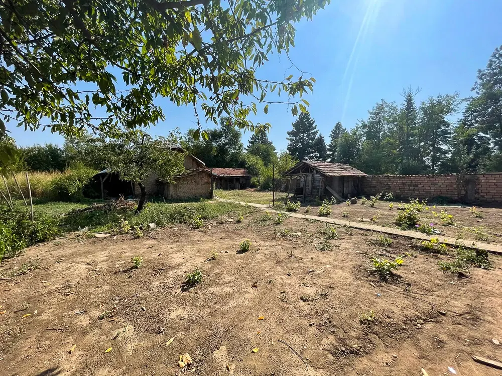 Huis met 2.170 m2 grond en bijgebouwen in Gorna Studena (Veliko Tarnovo) - Bulgarije