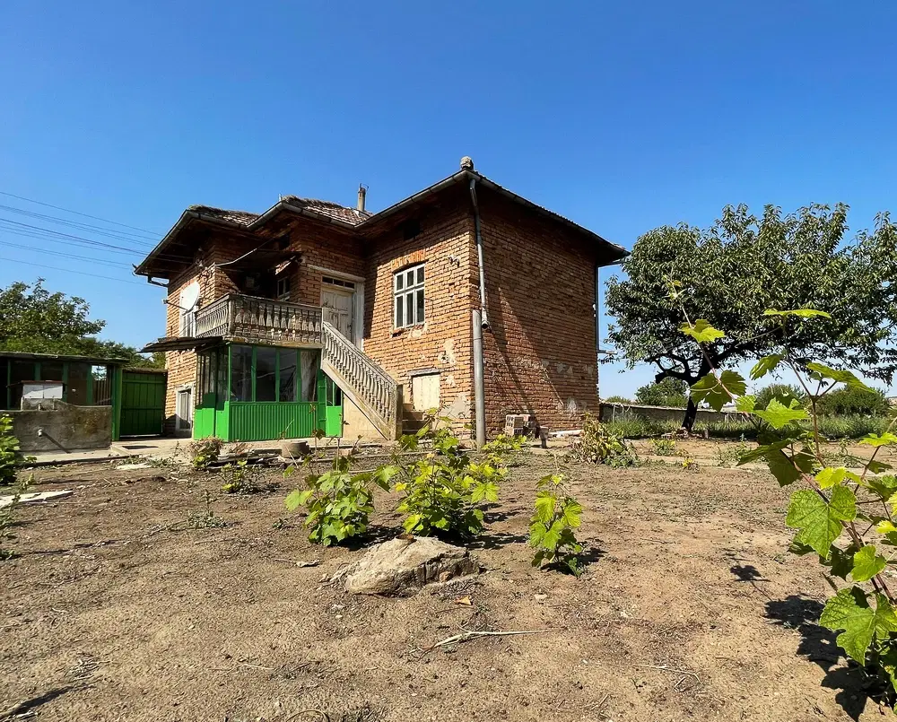 Huis met 2.170 m2 grond en bijgebouwen in Gorna Studena (Veliko Tarnovo) - Bulgarije