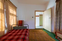 Huis met grond en bijgebouw in Belotintsi - Bulgarije