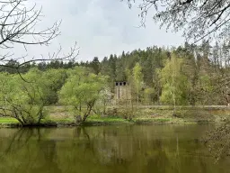 Vooroorlogse hoogbouw bunker op 3.341 m2 perceel in Greiz Thüringen - Duitsland
