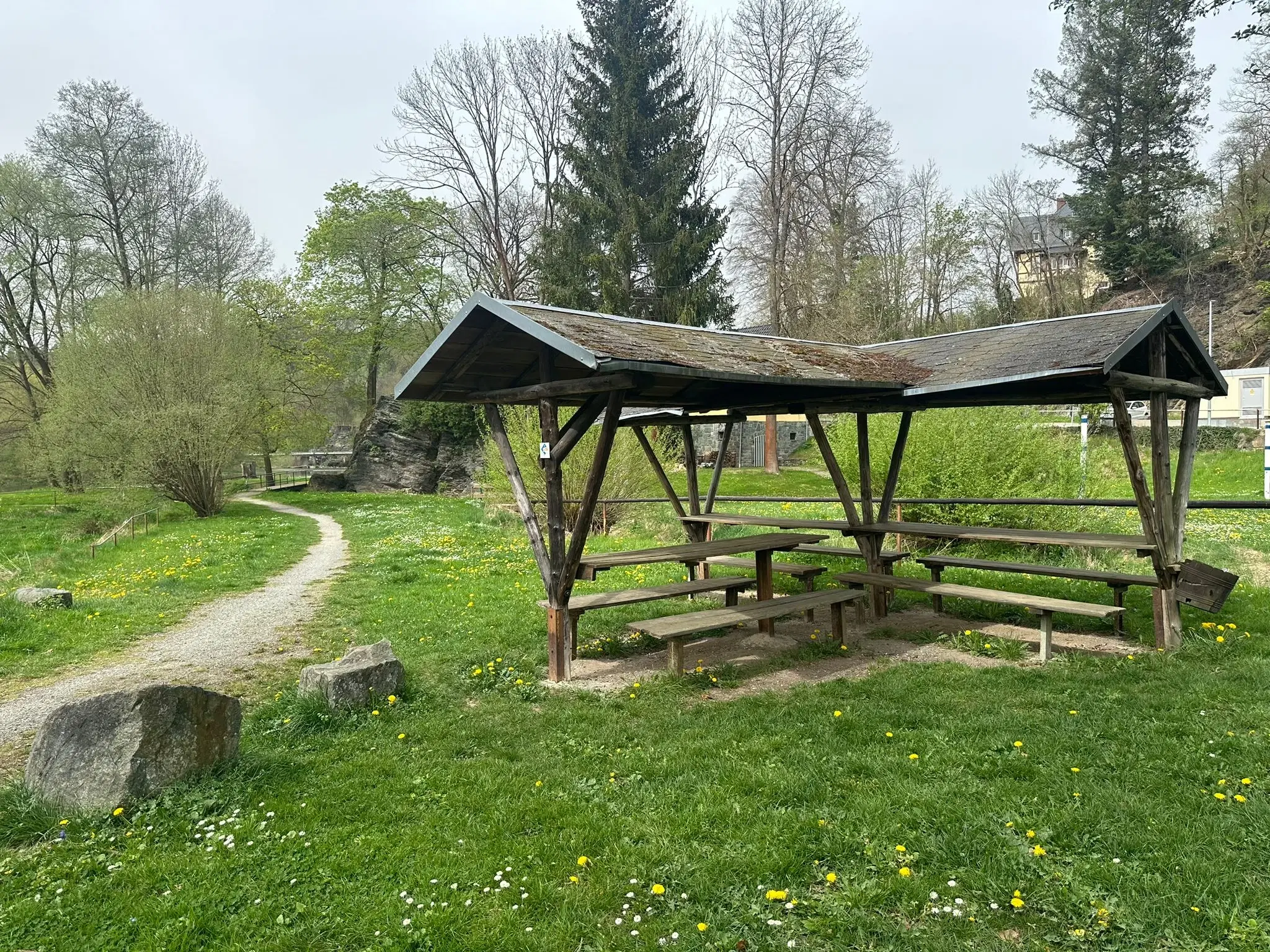 Vooroorlogse hoogbouw bunker op 3.341 m2 perceel in Greiz Thüringen - Duitsland