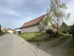 Driezijdig gebouw met binnenhof en commerciële mogelheden in Arnstadt - Duitsland
