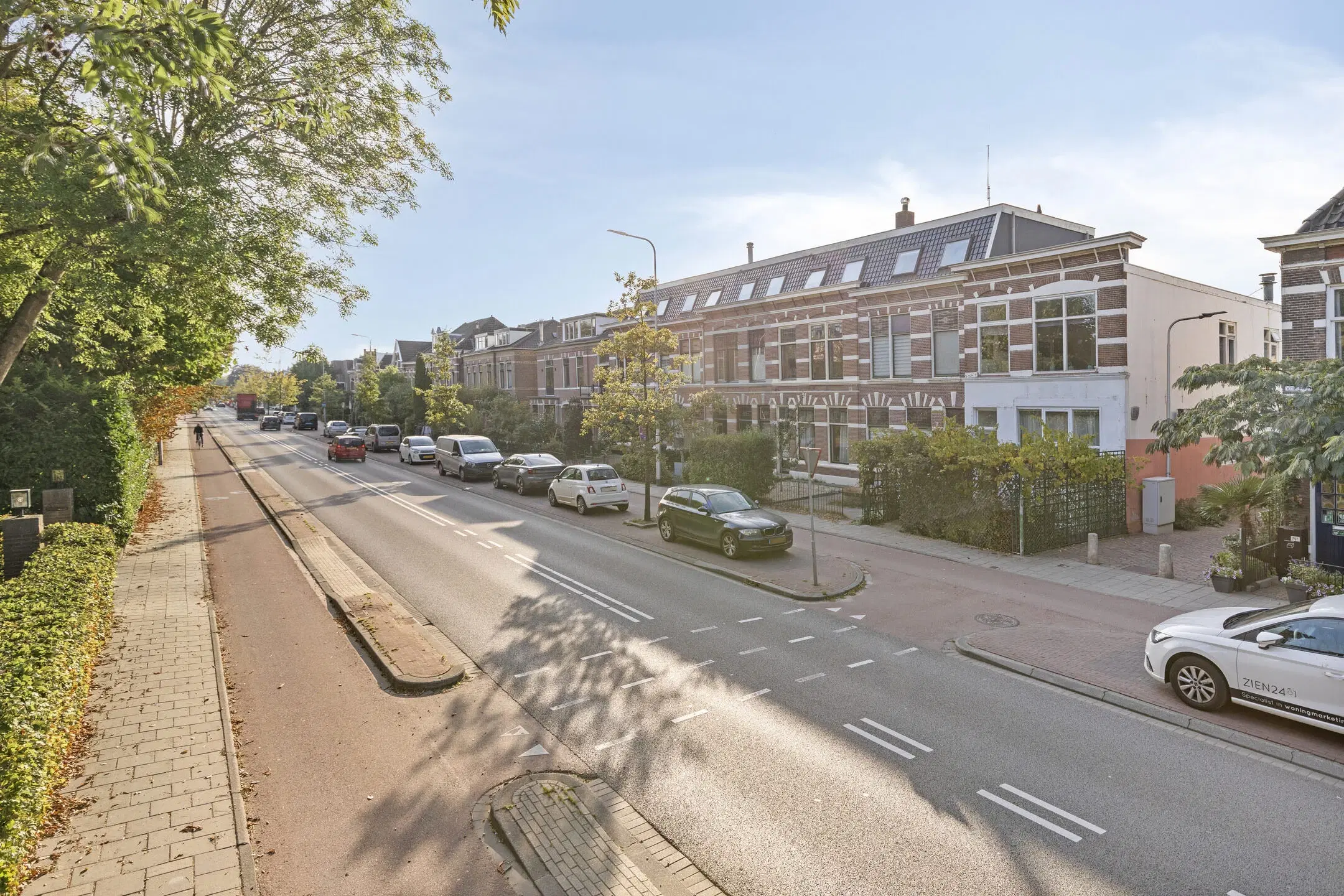 Hillegom, Weeresteinstraat 77 / Kortenbachstraat 1