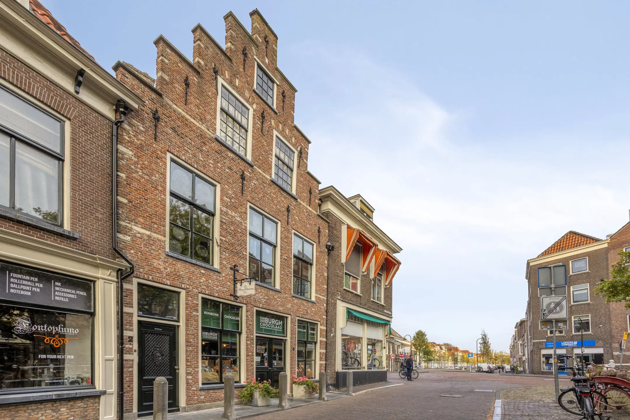 Combinatie: Delft, Vrouwenregt 1 & Nieuwe Langendijk 2