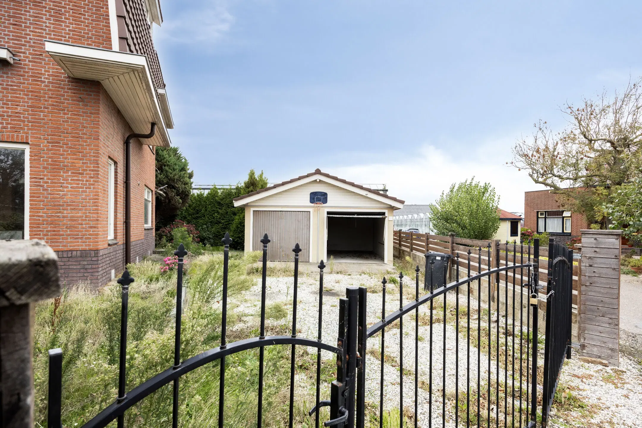 Poeldijk, Vredebestlaan 64