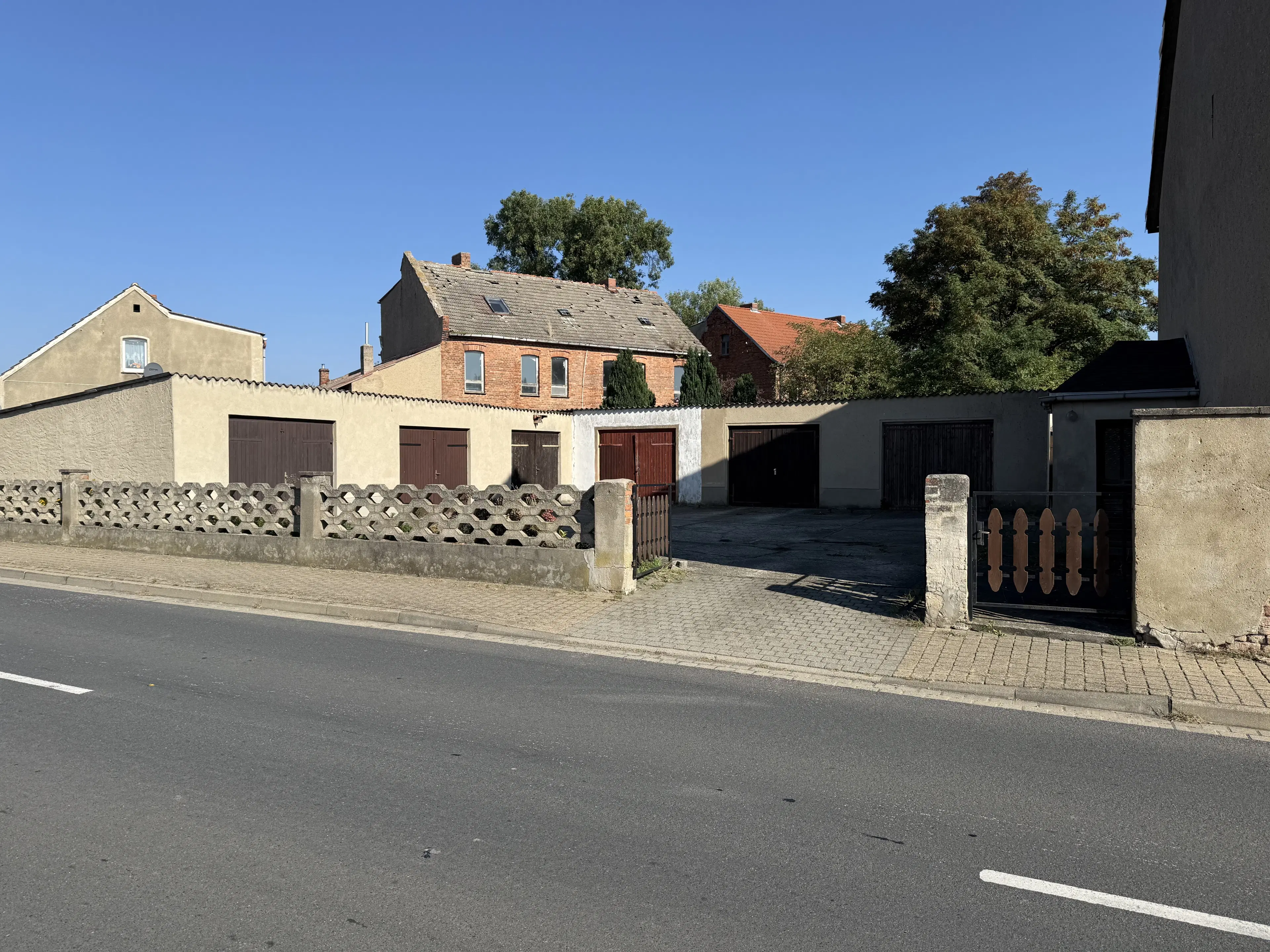 Beleggingsobject met 7 ruime appartementen en garages nabij Maagdenburg, Hamersleben - Duitsland