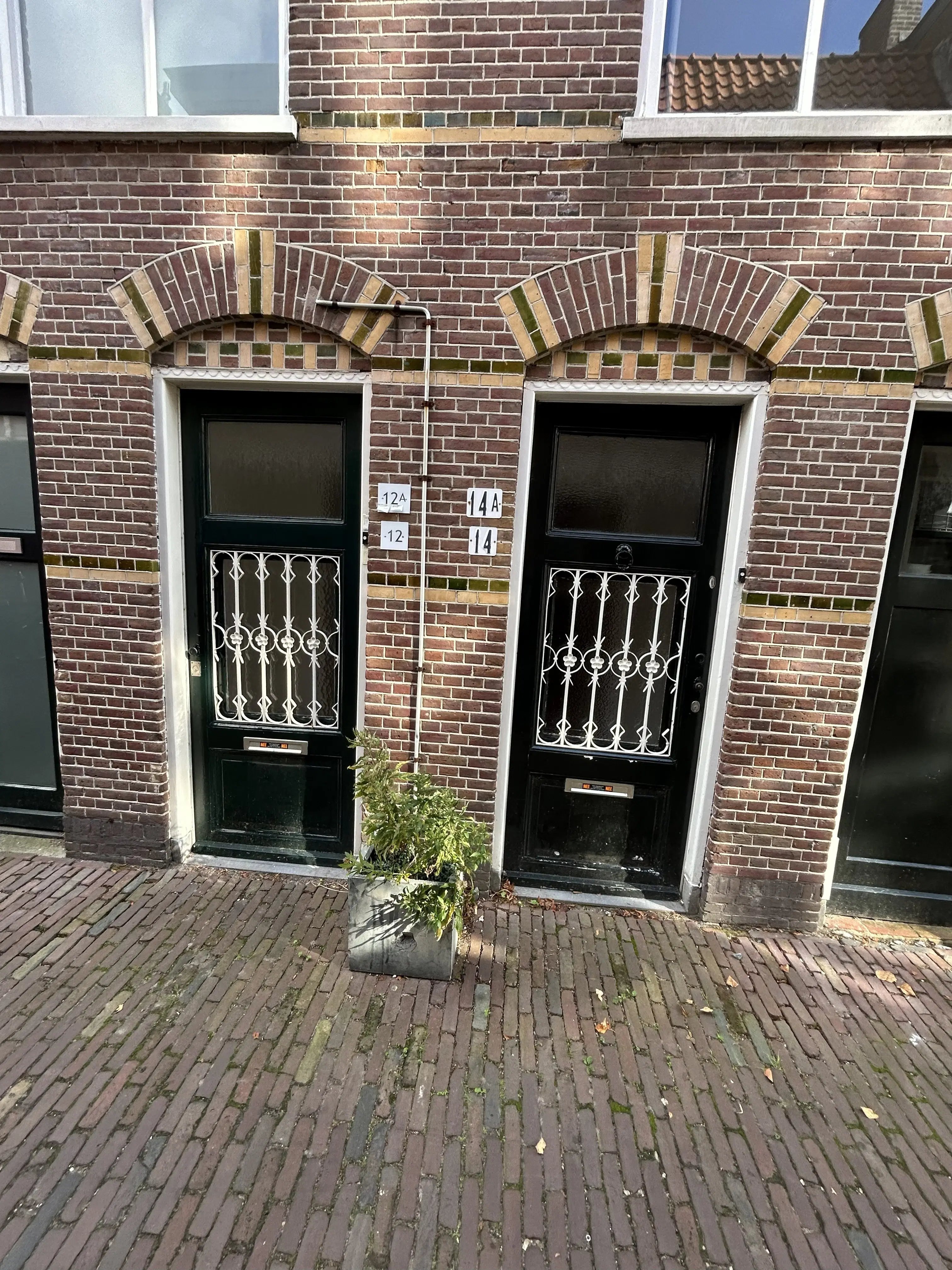 Leiden, Nieuwebrugsteeg 14 en 14A