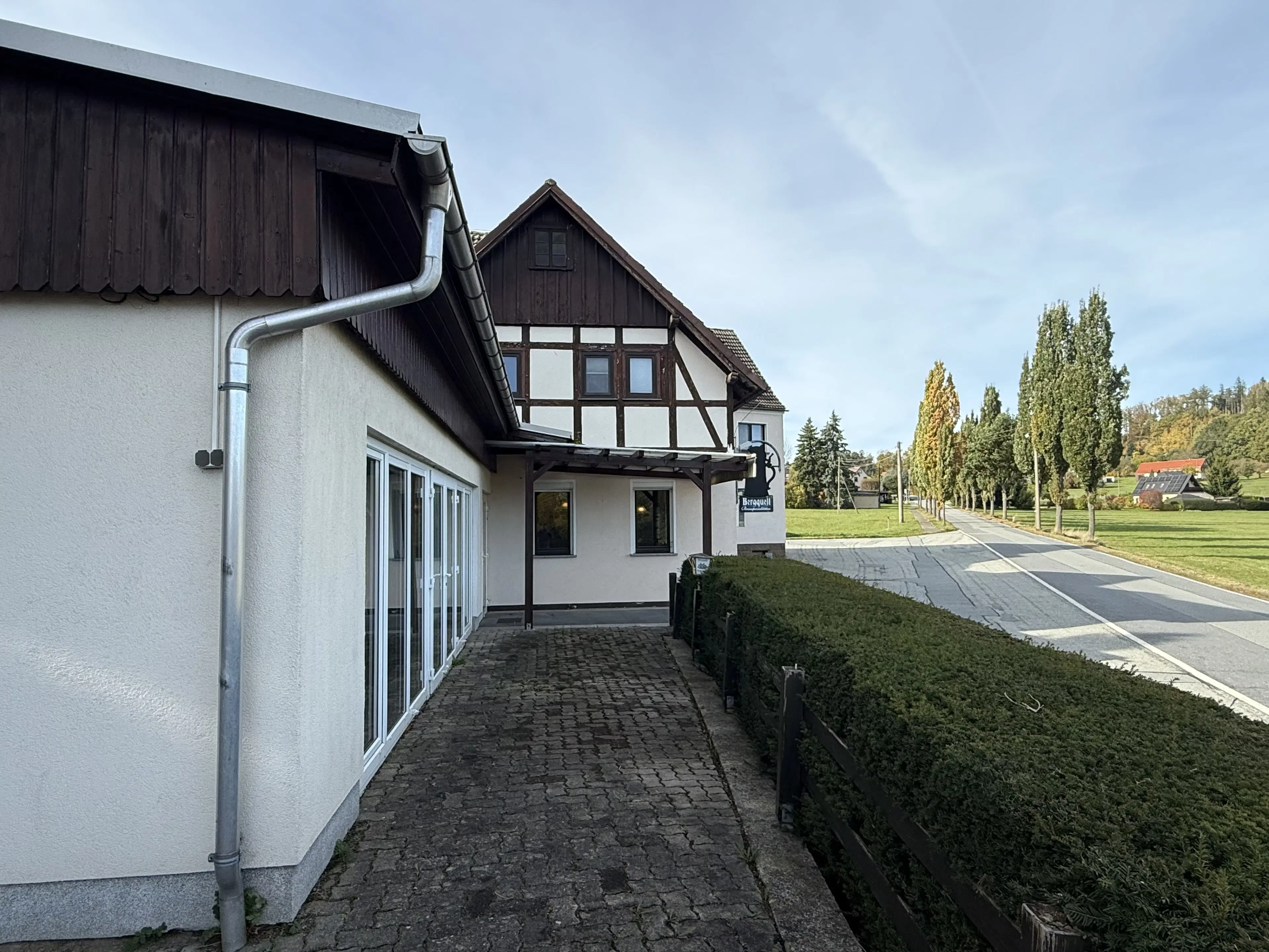 Hotel "Harry's Österreichische Hütte" met 13 kamers in Lawalde - Duitsland