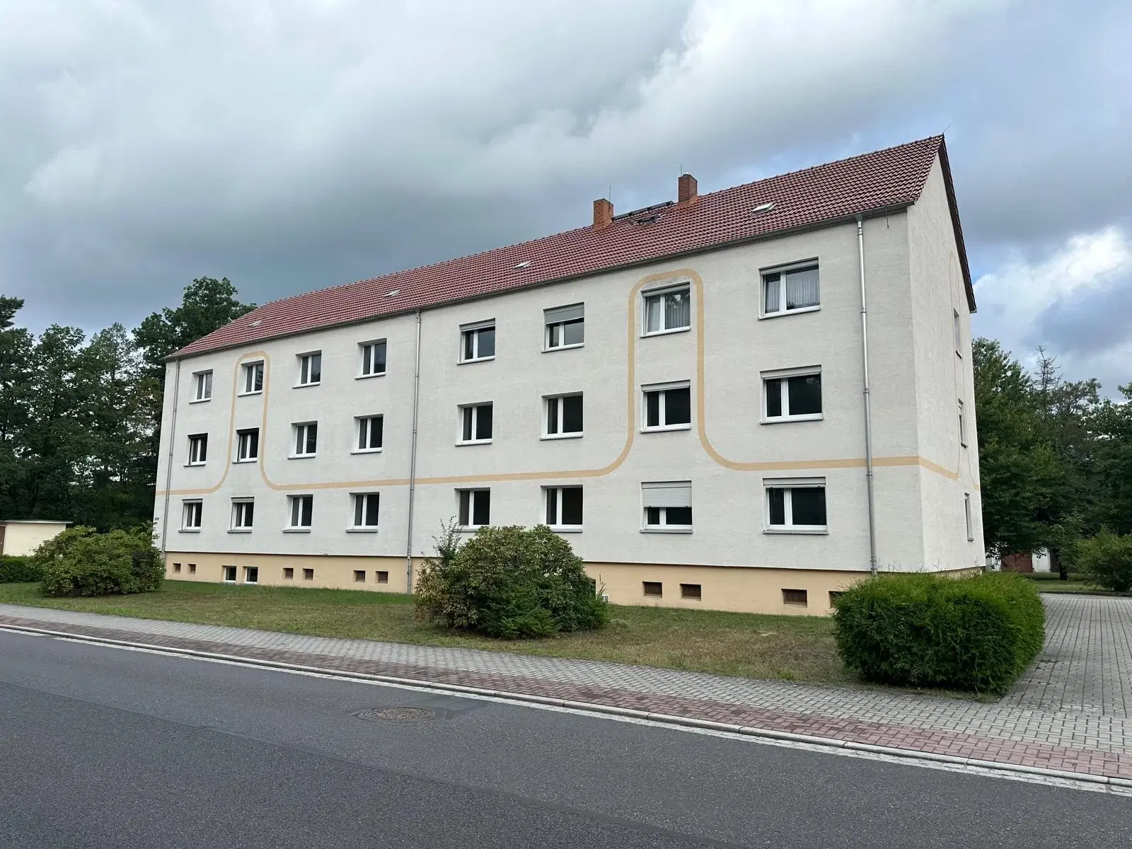 Beleggingsobject complex 12 appartementen + garages (€52.430,- huur, Energielabel B) Schönborn, Brandenburg - Duitsland