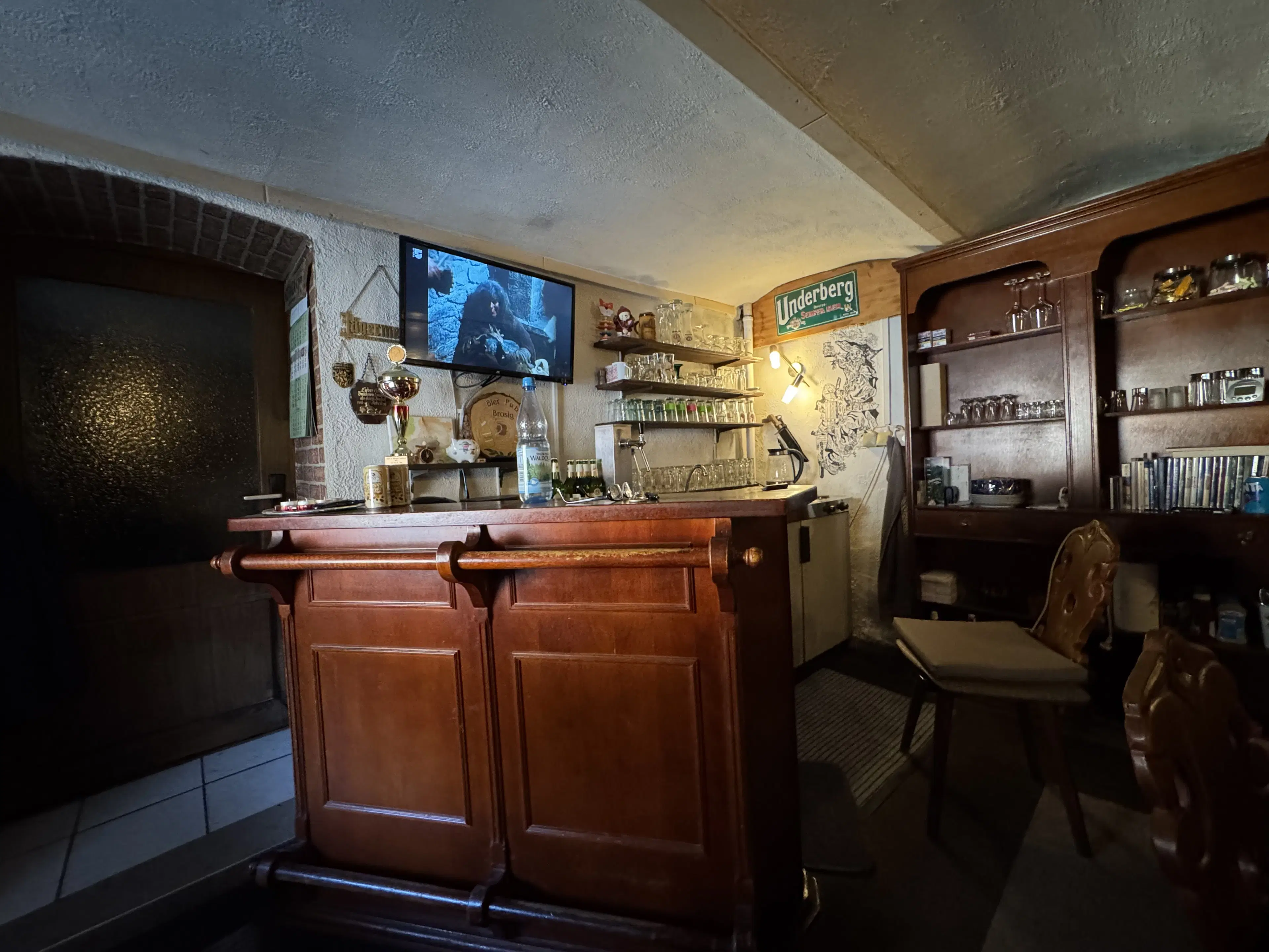 Vrijstaand gebouw in het heuvelachtige Schleusegrund, Duitsland