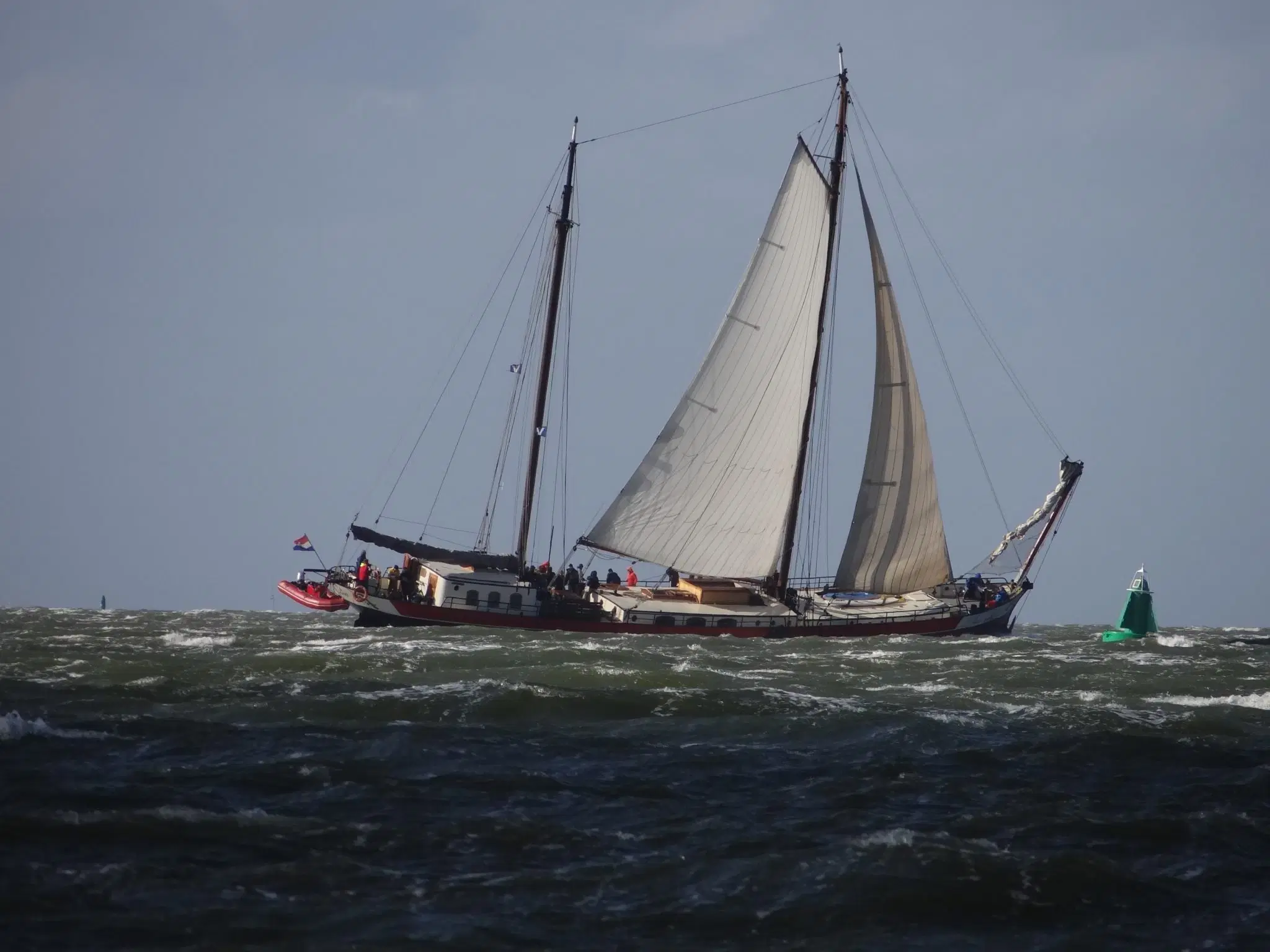 Zeilcharterschip 'Averechts' te Harlingen