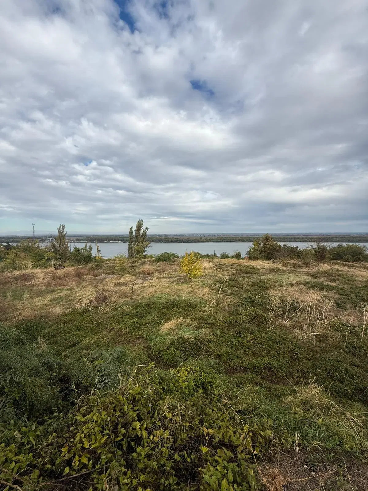 Huis met uitzicht op de rivier de Donau en 449 m² grond in Oryahovo - Bulgarije